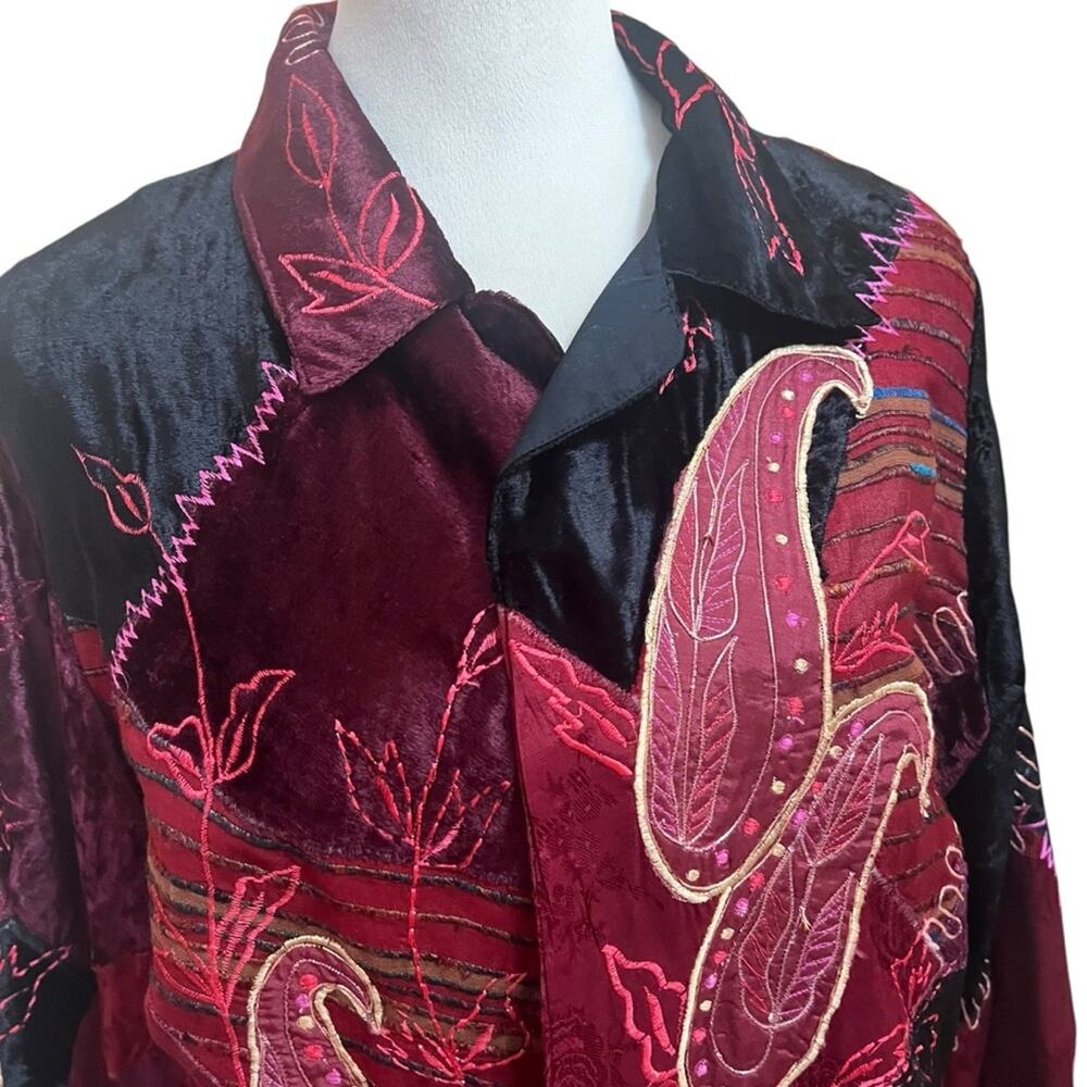 Draper’s & Damon’s Velvet Patchwork Embroidered O… - image 5